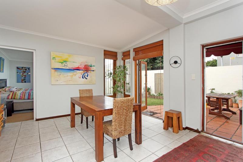 To Let 2 Bedroom Property for Rent in Green Point Western Cape